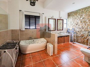4 Bedroom House for Sale in Maria Luisa Estate Park