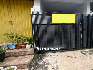 Nice modern house for sale in strategic location in Griya Bukit Jaya, Gunung Putri. P3.028.02.25/WL