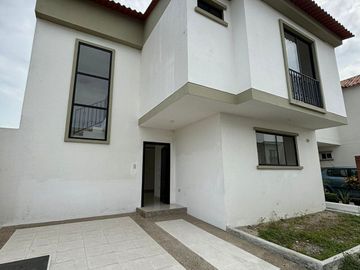 CASA EN VENTA VIA A SALITRE