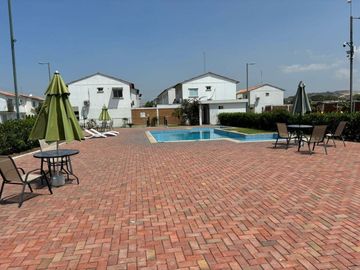 CASA EN VENTA VIA A SALITRE