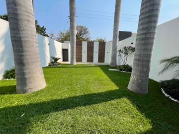 Casa Nueva en Venta en Yautepec en Condominio con Seguridad Alberca