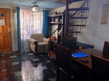 ¡Cómodo y espacioso departamento dúplex en venta en Maipú!