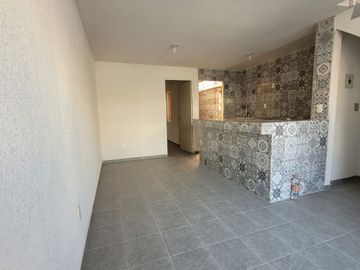 VENTA CASA 3 RECÁMARAS RECIÉN REMODELADA. A 15 MINS DEL AIFA