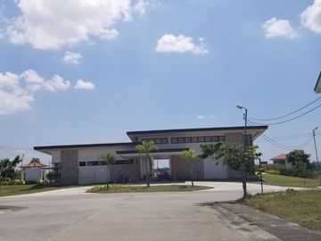 3 Bedroom House and Lot for Sale in Vermont Settings near Clark and Subic Pampanga