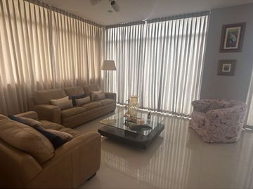 Hermosa Residencia en venta en Condominio Privado