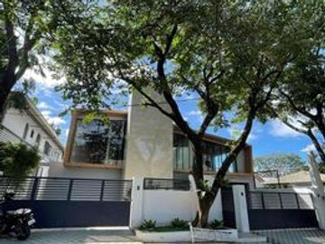 Pentagon House For Sale 0926-755----