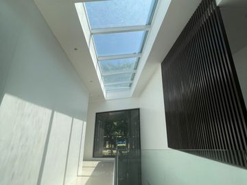 Pentagon House For Sale 0926-755----
