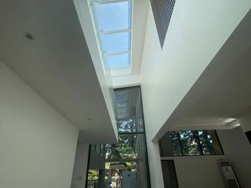 Pentagon House For Sale 0926-755----