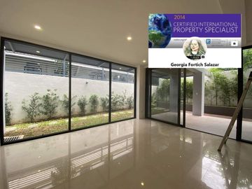 Pentagon House For Sale 0926-755----