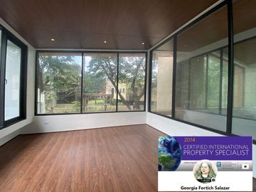 Pentagon House For Sale 0926-755----