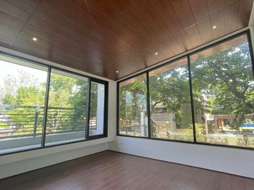 Pentagon House For Sale 0926-755----
