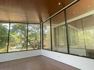 Pentagon House For Sale 0926-755----