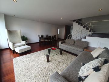 Venta de Exclusivo Departamento Dúplex cerca al Golf y a Miguel Dasso