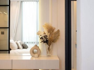 A super luxurious 3bed 3bath pet-friendly condo for rent/ sale at Muniq Langsuan in a such a prime location as Chidlom