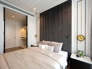 A super luxurious 3bed 3bath pet-friendly condo for rent/ sale at Muniq Langsuan in a such a prime location as Chidlom