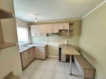 CASA TIPO TOWHOUSE EN CONDOMINIO DE VALDIVIA (REBAJADA)
