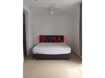 Hermosa Casa De 3 Pisos En Alquiler Con Cochera // ID: 1128536