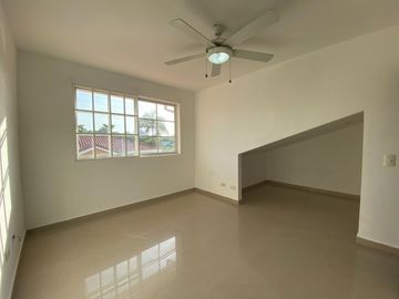CASA EN VENTA EN CONJUNTO CERRADO, LA CASTELLANA