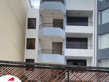 VENDO lindo y amplio departamento a la altura de la Plaza de Cayma