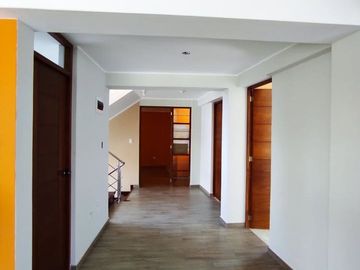 EN VENTA MODERNA CASA EN ESQUINA DE 4 NIVELES CON LINDOS ACABADOS EN JLBYR