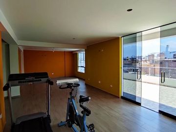 EN VENTA MODERNA CASA EN ESQUINA DE 4 NIVELES CON LINDOS ACABADOS EN JLBYR