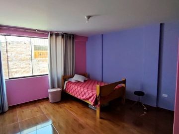 EN VENTA MODERNA CASA EN ESQUINA DE 4 NIVELES CON LINDOS ACABADOS EN JLBYR