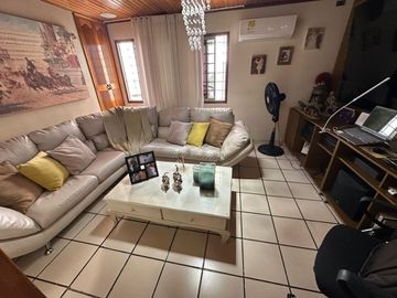 Casa independiente en Altos de Riomar