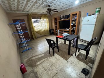 En Venta Casa Rentera en Calles Cuenca y Gomez Rendón de Guayaquil.