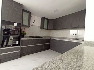 Casa de venta valle de los chillos cerca a la avenida ilaló
