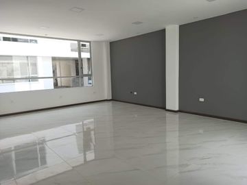 Casa de venta valle de los chillos cerca a la avenida ilaló