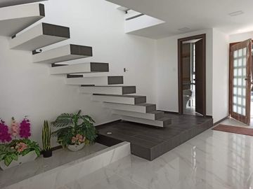 Casa de venta valle de los chillos cerca a la avenida ilaló