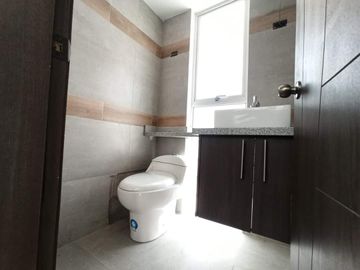 Casa de venta valle de los chillos cerca a la avenida ilaló