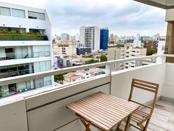 ¡Tu Refugio en las Alturas! Exclusivo Penthouse con Terraza en San Isidro