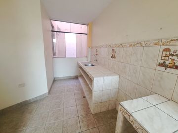 DEPARTAMENTO EN VENTA EN 2do PISO CERCA AL MALL AVENTURA DE CHICLAYO