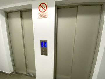 SE ALQUILA DEPARTAMENTO AMOBLADO + ESTACIONAMIENTO EN LINCE