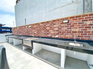 SE ALQUILA DEPARTAMENTO AMOBLADO + ESTACIONAMIENTO EN LINCE