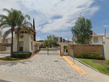 BONITA CASA EN SANTA FE JURIQUILLA QUERETARO