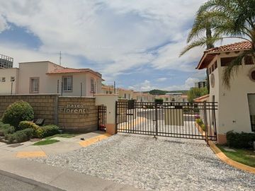BONITA CASA EN SANTA FE JURIQUILLA QUERETARO
