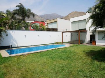 Alquiler De Casa En Zona Exclusiva: Pachacamac, Límite Con La Molina!!!