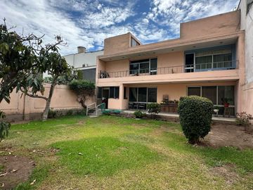 CASA EN VENTA URBANIZACION CORPAC SAN ISIDRO