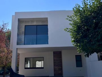 CASA EN VENTA EN EL MAYORAZGO, LEÓN, GTO.