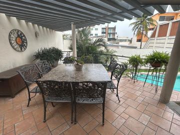 SE VENDE RESIDENCIA EN COSTA DE ORO