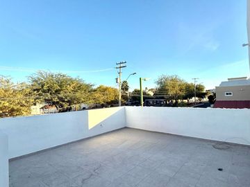 SE VENDE CASA EN MONTECARLO RESIDENCIAL
