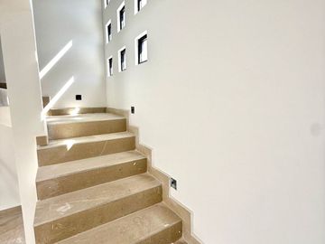 SE VENDE CASA EN MONTECARLO RESIDENCIAL