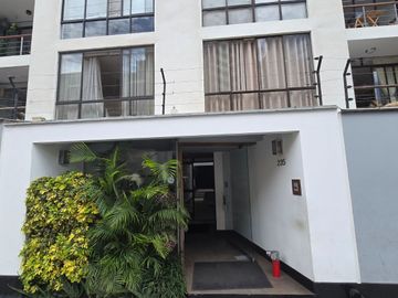 VENTA DE DEPARTAMENTO DÚPLEX 200 m2. URB. SANTA CRUZ MIRAFLORES