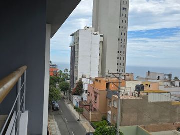 VENTA DE DEPARTAMENTO DÚPLEX 200 m2. URB. SANTA CRUZ MIRAFLORES
