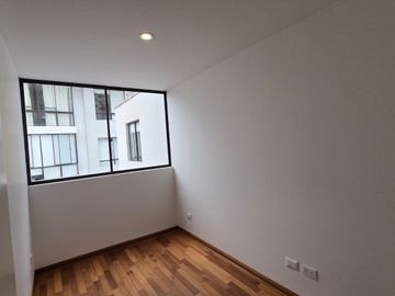VENTA DE DEPARTAMENTO DÚPLEX 200 m2. URB. SANTA CRUZ MIRAFLORES