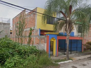 SE VENDE CASA EN RECUPERACION BANCARIA EN ZAMORA, MICHOACAN! SOLO CONTADO.