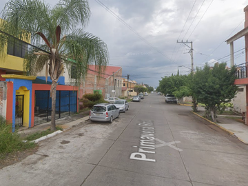 SE VENDE CASA EN RECUPERACION BANCARIA EN ZAMORA, MICHOACAN! SOLO CONTADO.