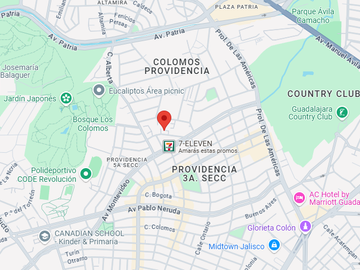 Casa ubicada en colonia Colomos Providencia Guadalajara Jalisco. Con 4 recamaras y 215m2. Muy cerca de Plaza Patria.